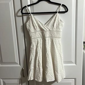 White dress (Size: Small)